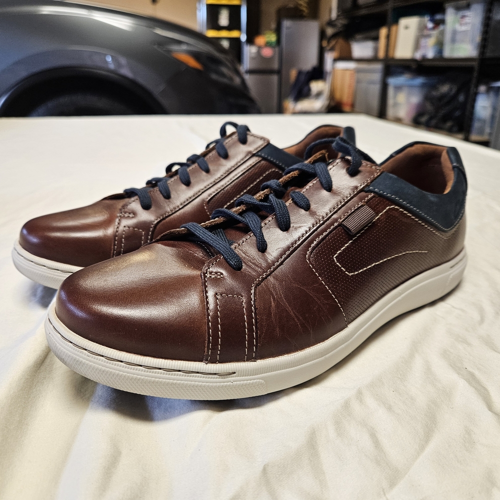 Clarks Mapstone Lace UP Brown Leather Sneakers. Never Worn.